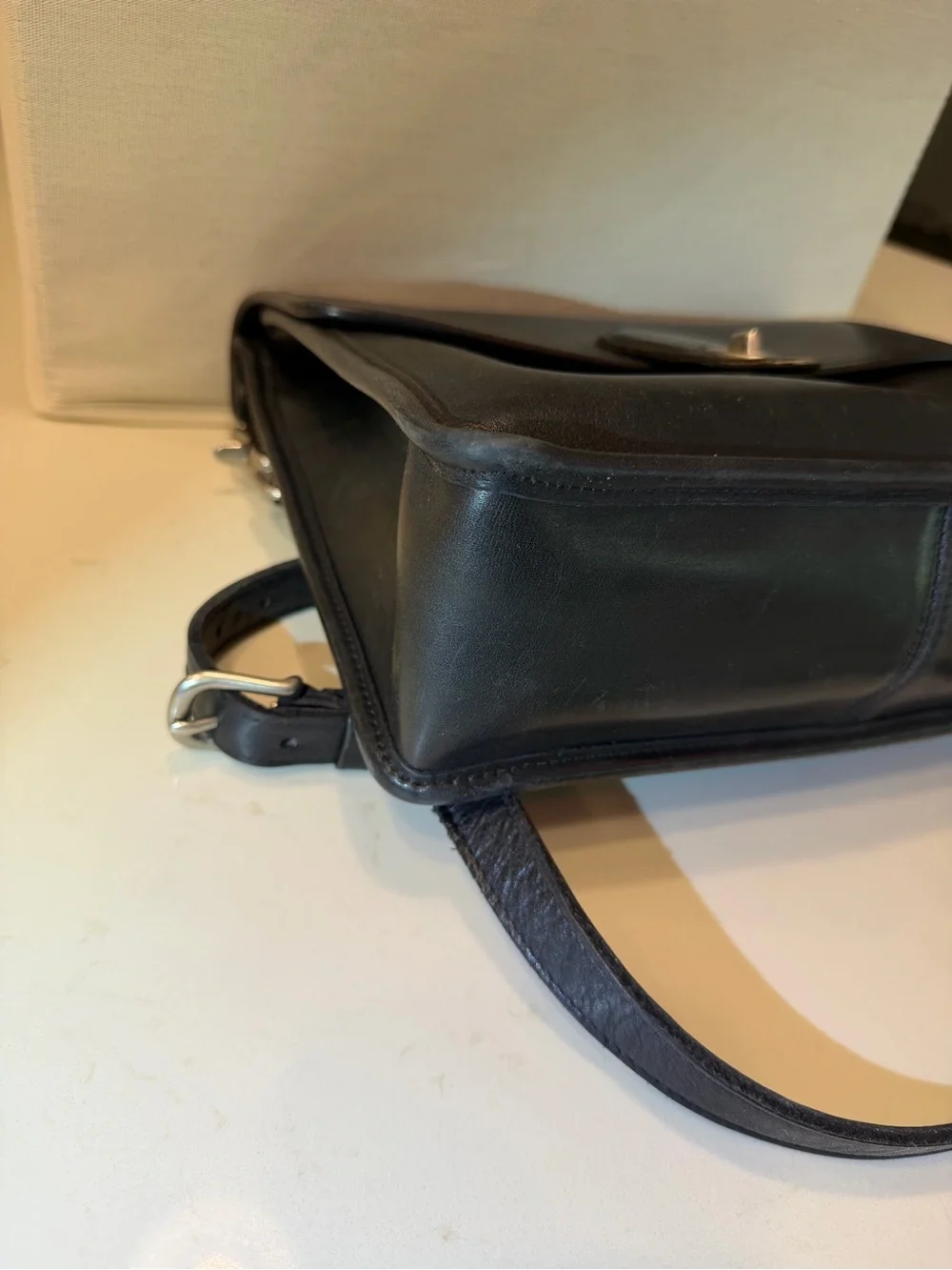 Vintage Coach Black Leather Willis Bag with Turn-Lock